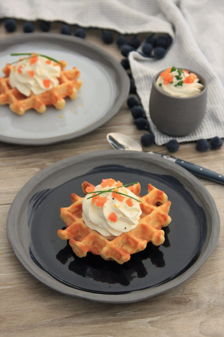 Gaufres croustillantes à la pomme de terre – chantilly citron et saumon fumé