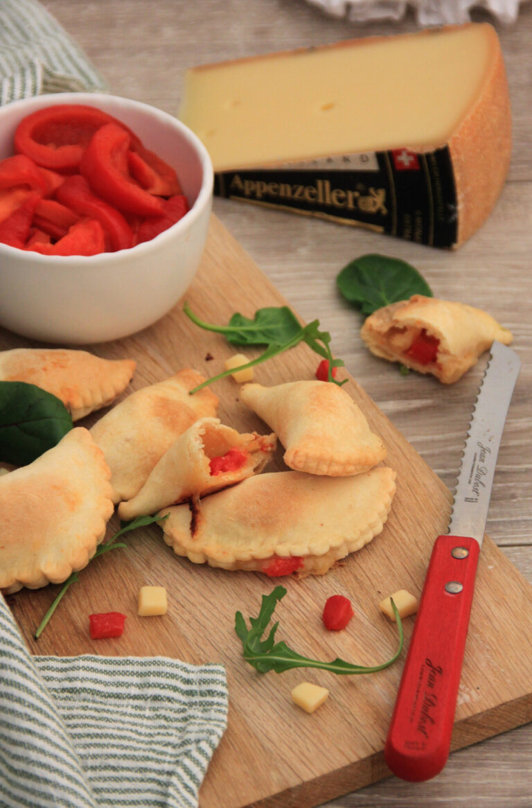 Empanadas aux poivrons rouges et à l’Appenzeller