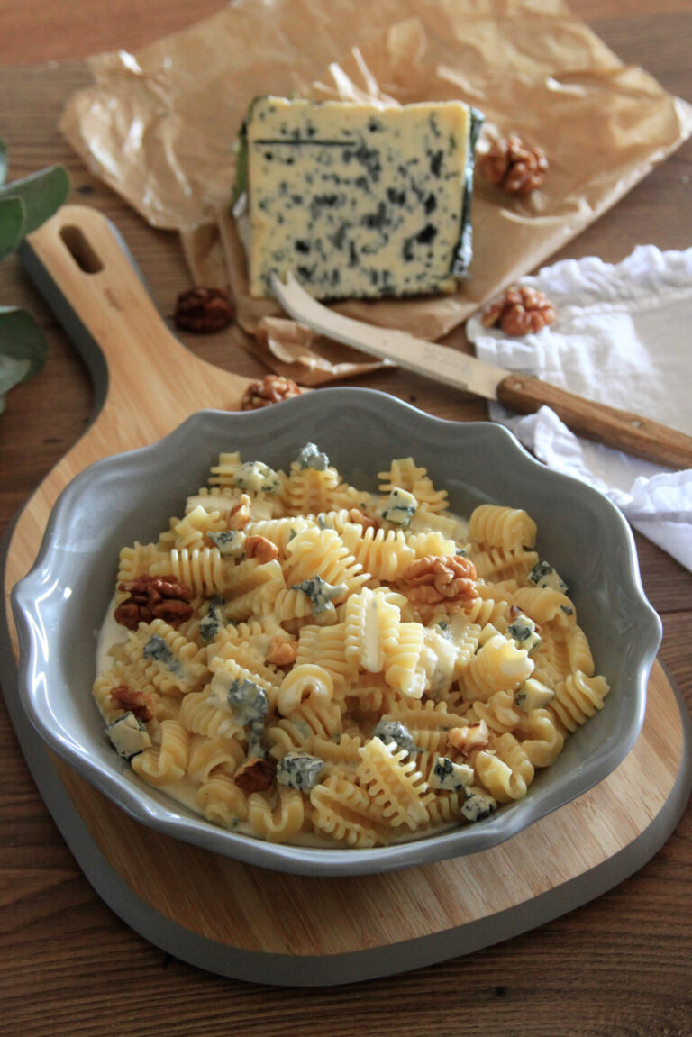 Radiatori sauce au bleu de Saint Flour et noix